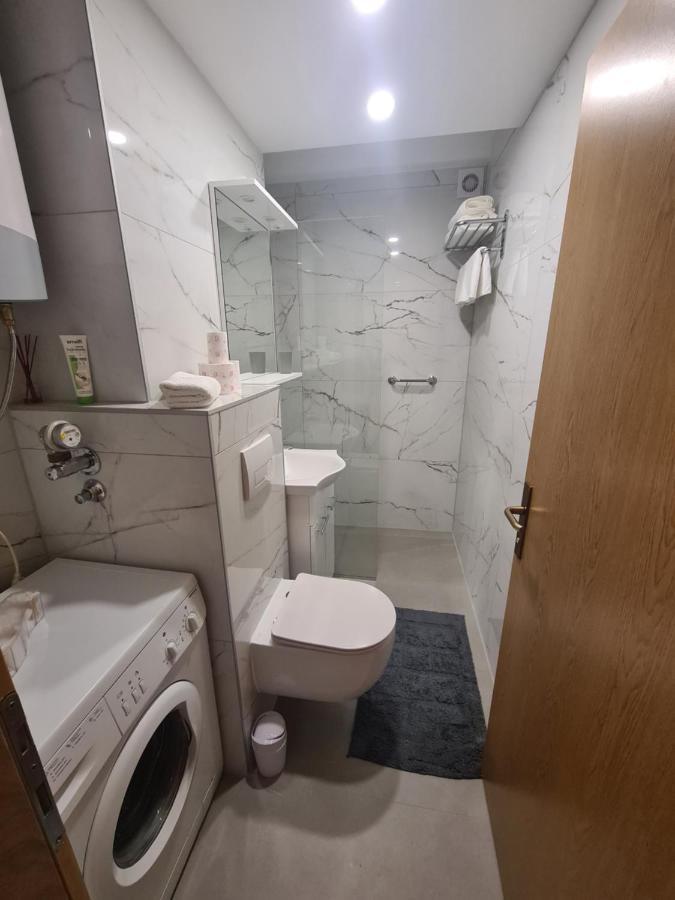 Apartman Yellow - Self Check In Osijek Exterior photo