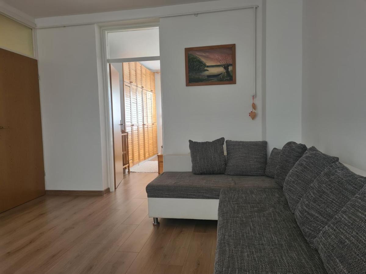 Apartman Yellow - Self Check In Osijek Exterior photo